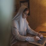 Заголовок: Deepseek нейросеть для контент мейкеров