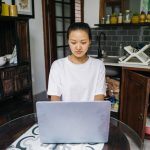 Регистрация на Deepseek для HR-специалистов и поиск маркетологов
