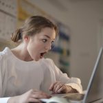 Сравнение Deepseek и ChatGPT: поддержка JavaScript и примеры применения